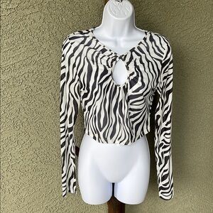 No.148 Princess Polly Black and White Crop Cut Out Blouse Size 10